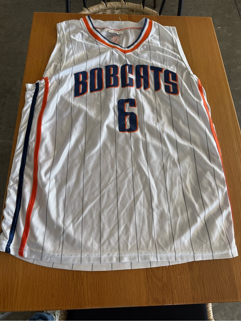 Vintage NBA Charlotte bobcats special giveaway sixth man jersey size XL